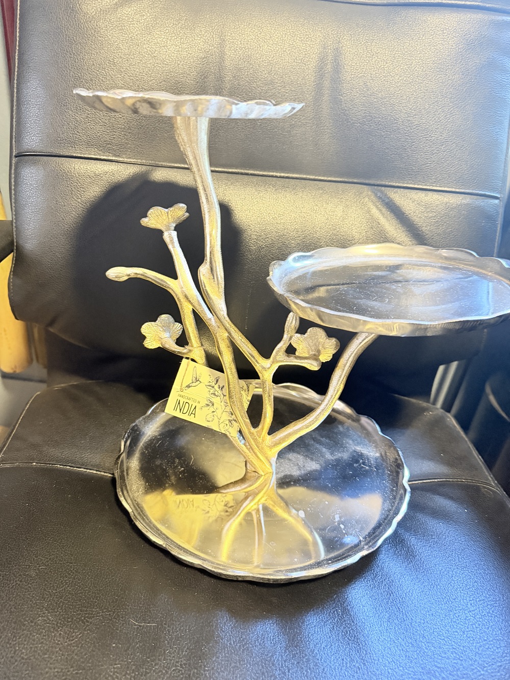 Two-tiered cake stand - NWT